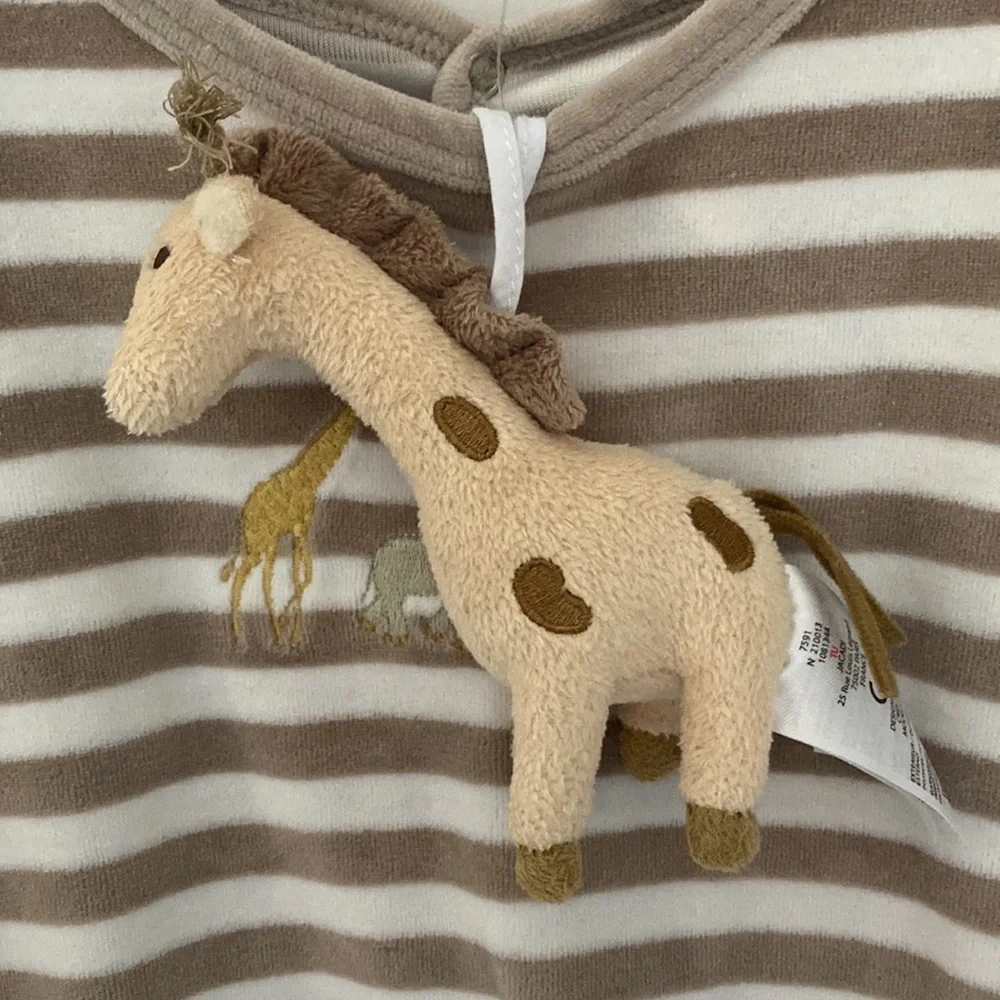 NWOT Jacadi Paris Baby Striped Pajama with Small Stuffed Giraffe - 12M